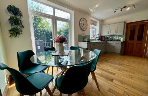8min to City, Hot Tub House, Fire Pit, Free Parking - Foto 30