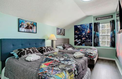 Spacious family home w pool & game room - Photo 54