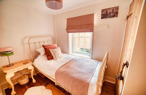 Beautiful cozy old Cottage near the Sea and all Attractions - Foto 13