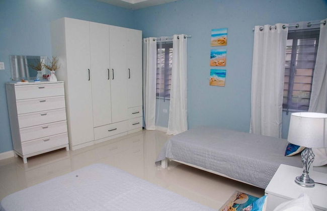 Montana Villa-ochorios-sleeps6-aircon-pool-tv-wifi - Foto 2