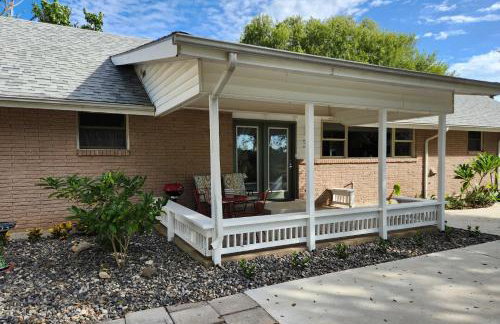 Riverfront Family Home Yard, Orchard, Dock! - Foto 1