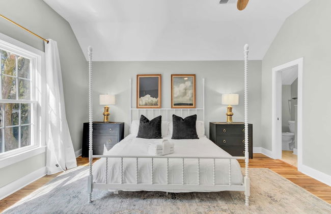 Southern Oasis by Avantstay 0.5mi Walk to the Beach, Pool, Patio, Large Yard - Photo 34