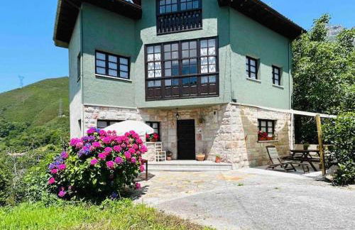 Acogedora casa en Arangas Cabrales - Foto 1