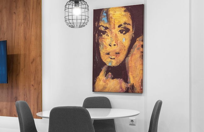 White and Wood Nilie Hospitality MGMT - Foto 12