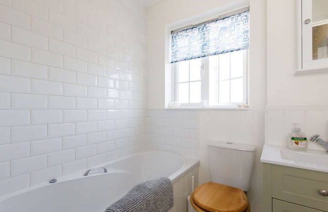 Newly Refurbished Seaside Escape - 5 Mins to Beach - Foto 66