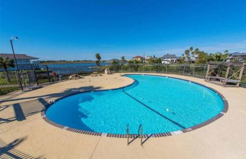 Cozy beach house with ocean views, fire pit and game room - Photo 33