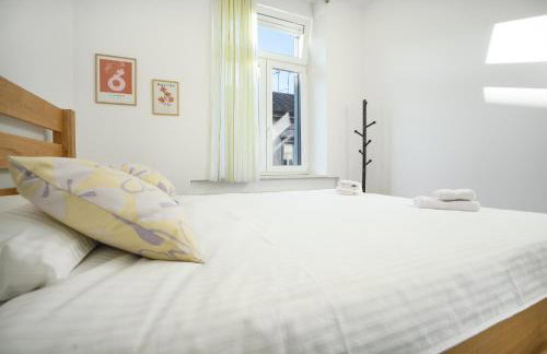 BlueDahlia Apartment - 4-min Walk to Main Station - Zagreb Donji grad - Photo 8