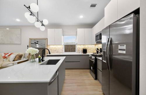 Luxury Home: Mins to NRG, Hobby Airport & Midtown - Foto 35