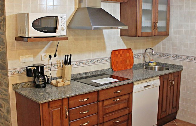 Apartamentos El Llago - Photo 11