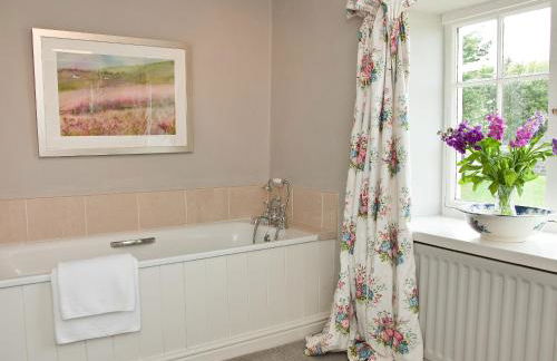 Warren Farmhouse - Photo 17