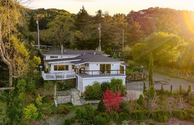 Modern Sonoma Stay w/ Spacious Deck, Views & Prime Location Bennett - Foto 1