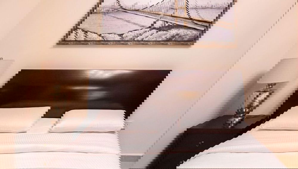 Modern 2BR Oasis with Breathtaking Views - Foto 1, Habitación