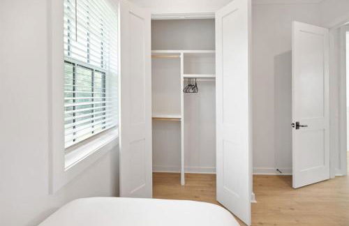 Seaside Veranda 7 - Steps to Beach, Pet-Friendly, Pool, Fast WiFi - Foto 23