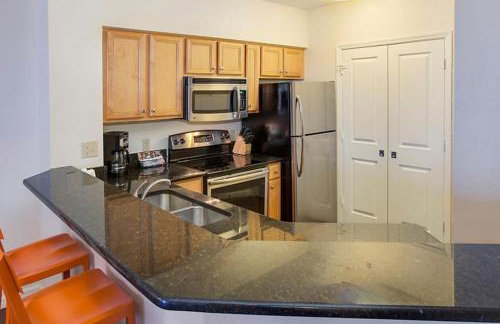 Enjoy your AM coffee in resort relaxation garden in this great 1BD condo in Orlando - Foto 8