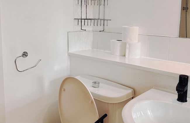 Beautiful 2-bed Apartment in London - Photo 18