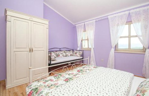 Stunning Home In Malinska With Wifi - Photo 29