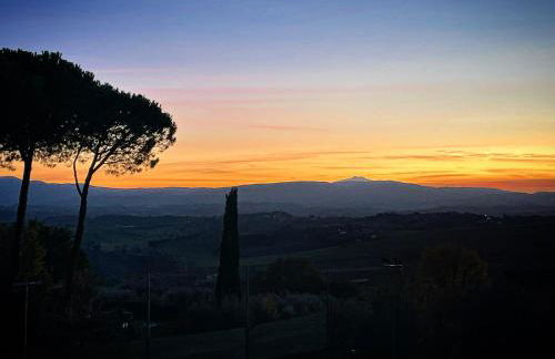 Magical Villa di Gioia Large 6-Bedroom Family Villa with Breathtaking views, Private Garden and Olive grove - in a Cool Village on the Umbria Tuscany Border - Foto 51