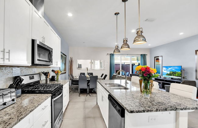 5 BR 6 BA Villa 5min Disneyworld Hot Tub BBQ - Foto 28