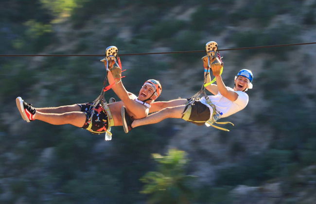 Monster Ziplines Ticket - Foto 8