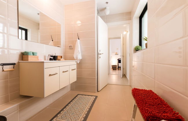Artsy Modern Bright Apt in Bat Yam - Foto 25