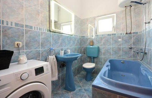 3 Bedroom Amazing Home In Pozorac - Foto 18