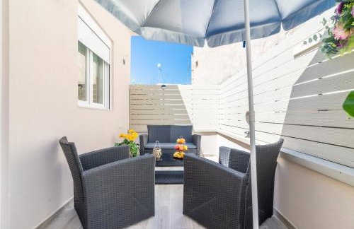 Sophia's Comfortable Home with a Private Backyard - Foto 39