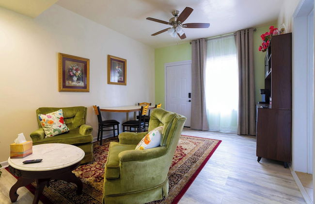 Mariposa Buckeye Retreat for 2 - Foto 6