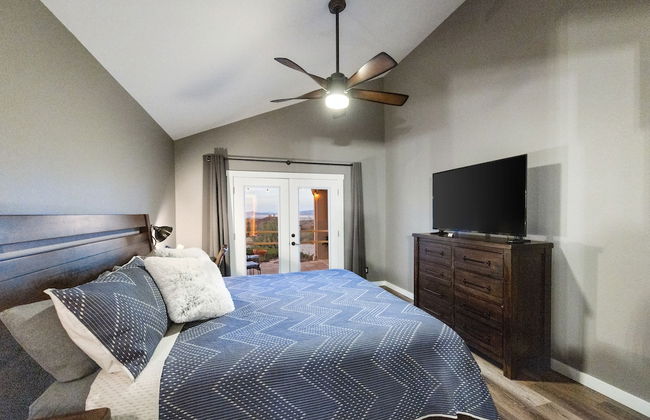 New Luxury Prescott Lynx B B 4k ft2 Sleeps 22 - Photo 20