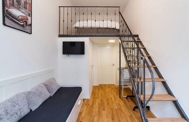 Rhino Studios - Photo 25