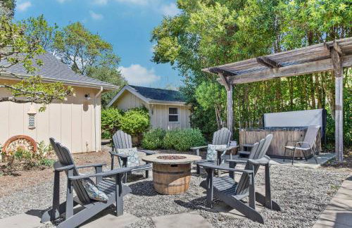 Charming 4BR Wine Country Getaway with Spa & Firepit - Foto 50