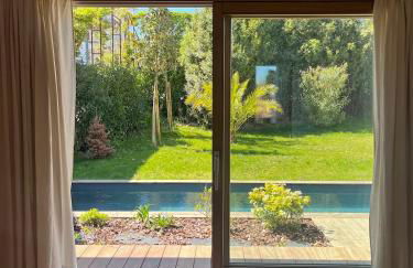 Contemporary Villa with Pool - Foto 8