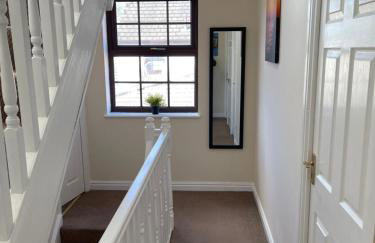 Large, 3 Floors, Quiet, Sleeps 16, 4 Bathrooms, 5 Parking, Semi rural Leicester - Foto 36