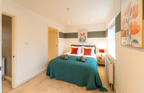 4 Bed House - Cheltenham & Gloucester - Sleeps 8 - Foto 1