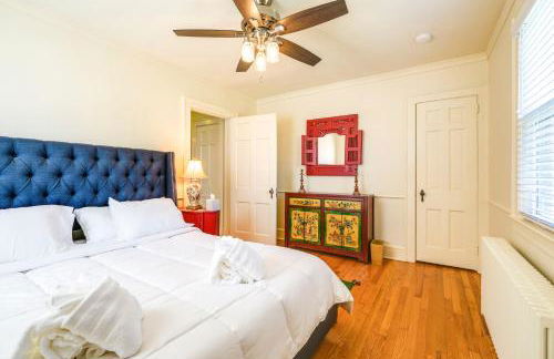 Colorful Roanoke Vacation Rental with Hot Tub! - Foto 13