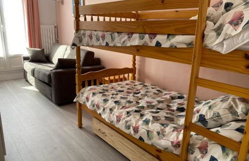 Appartement spacieux au centre de La Bourboule - FR-1-858-11 - Foto 5