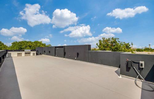 Luxury Newly Built 4 BR 4 Bath Home w/ Rooftop and Grill! - Foto 31