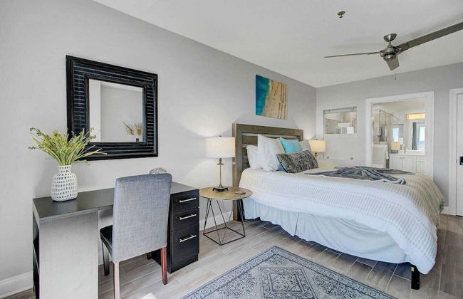 Beachfront 3bdr Condo w/ Pool & Deck Ocean Views Ocean Blvd #102 by Avantstay - Foto 15