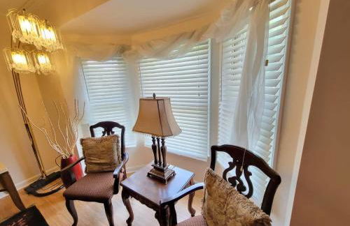 Great 4BR Home Near Emerald Pointe & Downtown - Foto 41