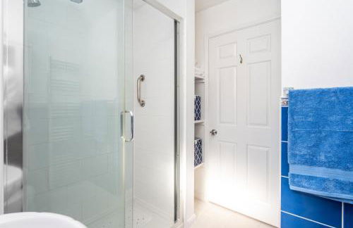 14 Acomb Wood Drive Peaceful 2-Bed Home in York with Free Parking - Pass the Keys - Photo 18