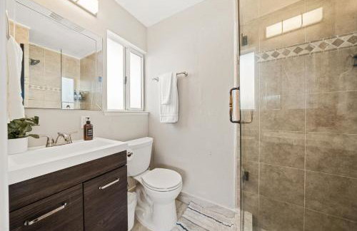 San Jose 4BR Sweet Home Prime Location - 2 Master BR - Photo 9
