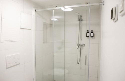 bonquartier - LUXAPT#3 Chice, moderne Wohnung mit Self Check-In, voll ausgestatteter Küche, Klimaanlage und Parkplatz - Foto 14