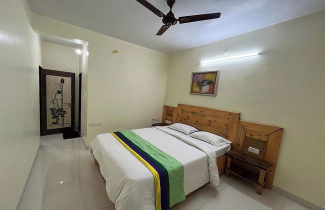 Savitri Bungalow - Photo 9