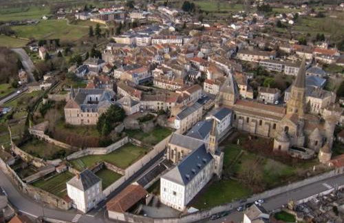 Number 22 - Le Dorat - Apartment 3 with garden & free parking - Foto 26