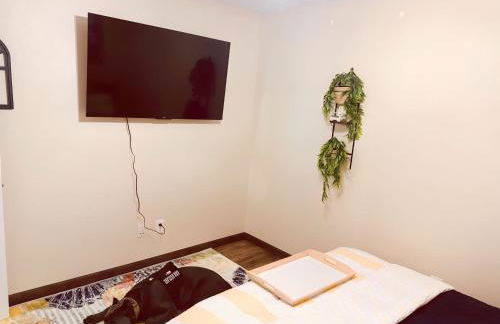 Lake View, Sleeps 8, HotTub, Firepit, Pet Friendly! - Foto 8