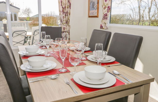 Superb Detached Lodge Located on Skipsea Sands - Photo 6