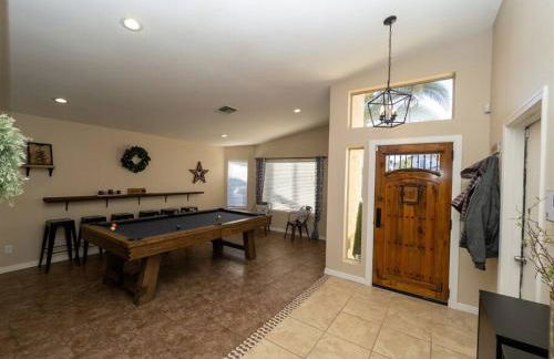 Spacious house with pool heater, hot tub, billiards - Foto 3