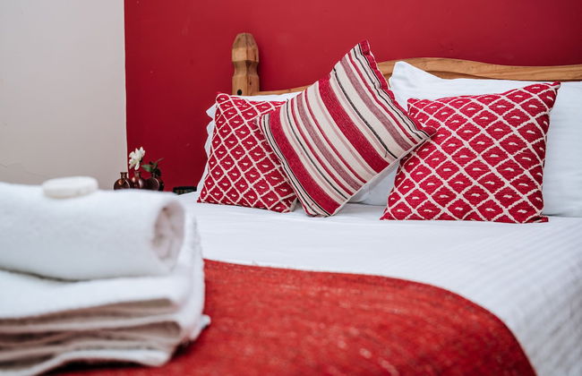 Woodhouse Lodge - Photo 1