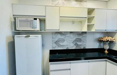 INCRIVEL FLAT 3 MINUTOS do CENTRO COM CHURRASQUEIRA E AR CONDICIONADO - Foto 12