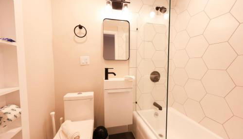 Bold and Spacious Studio Back Bay - Photo 5