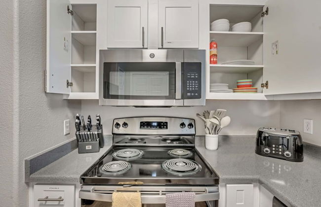 Ground Floor King Beds Pool Gym - Near Hill AFB - Foto 11